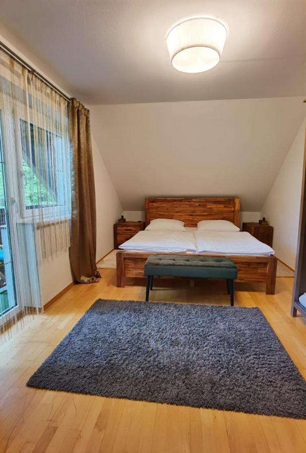 Eckberger Weinstrasse Apartment