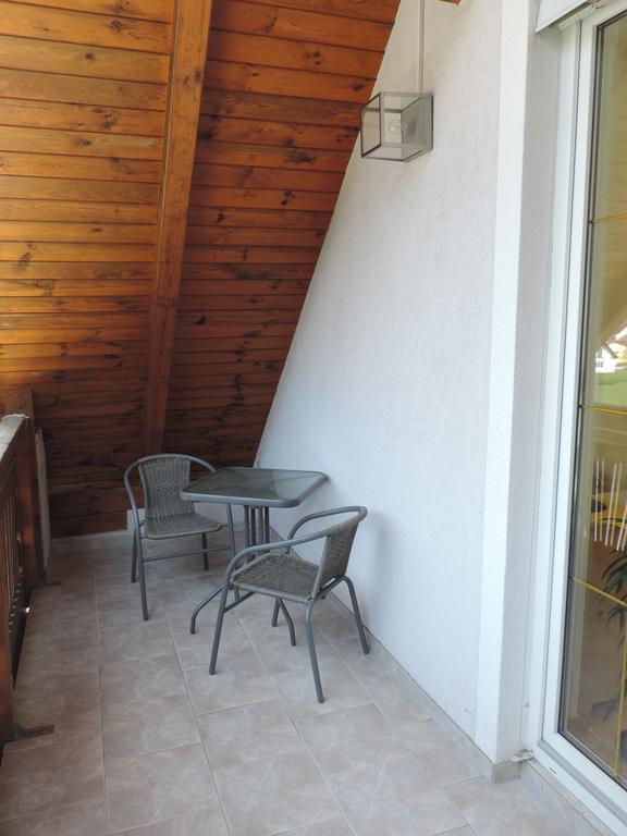 Eckberger Weinstrasse Apartment *